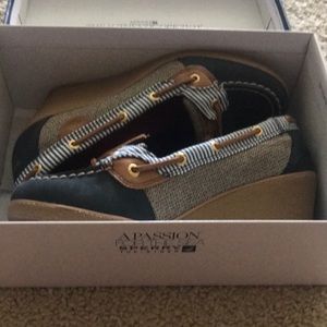Sperry wedge boat shoes